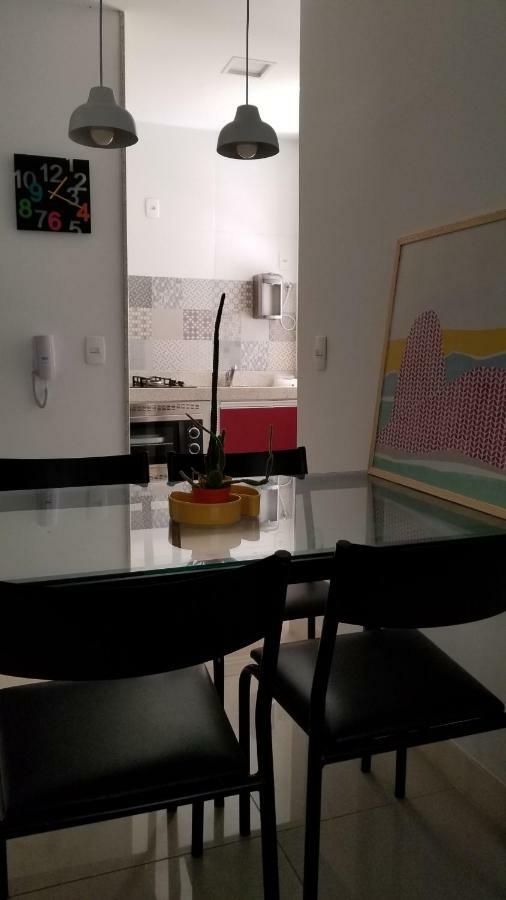 Apartamento Em Copacabana - Rua Bolivar - 2 Quartos - Excelente Localizacao リオデジャネイロ エクステリア 写真